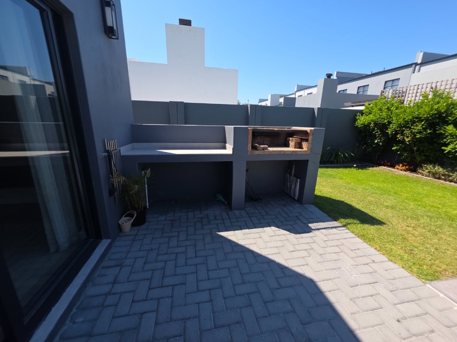 4 Bedroom Property for Sale in Sandown Western Cape